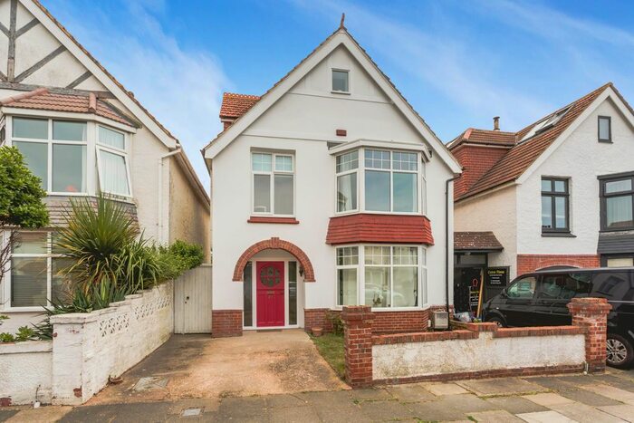 4 Bedroom Link Detached House To Rent In Reynolds Road, Hove, BN3