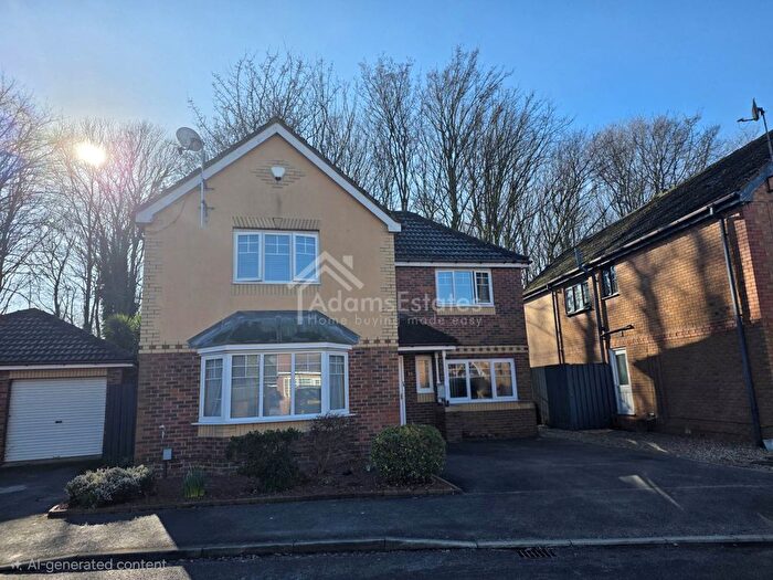 4 Bedroom Detached House For Sale In Old Mill View, Dewsbury, WF12