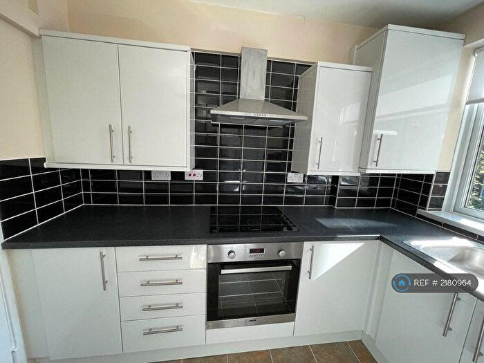 2 Bedroom Flat To Rent In Rosemount Park, Oxton, Prenton, CH43