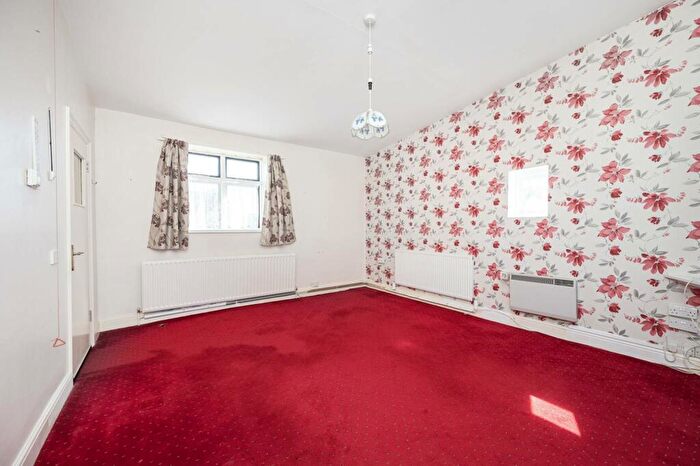 2 Bedroom Flat For Sale In Church Road, Leyton, London, E10