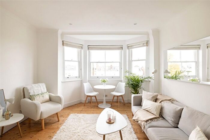 1 Bedroom Flat To Rent In Colville Gardens, London, W11