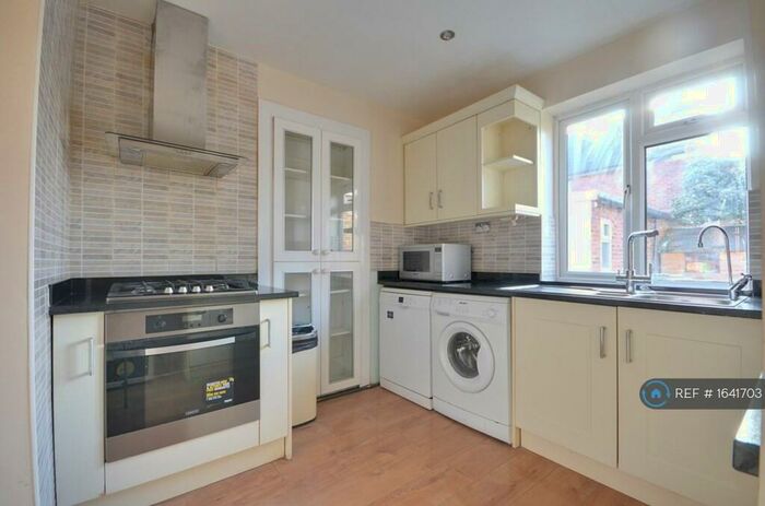 3 Bedroom Semi-Detached House To Rent In Bec Close, Ruislip, HA4