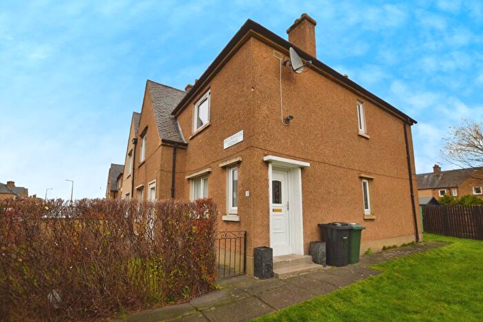 3 Bedroom Flat To Rent In Broomhouse Avenue, Broomhouse, Edinburgh, EH11
