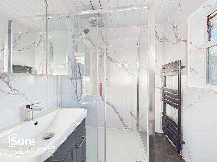 3 Bedroom End Of Terrace House To Rent In Raybarn Road, Hemel Hempstead, Hertfordshire, HP1