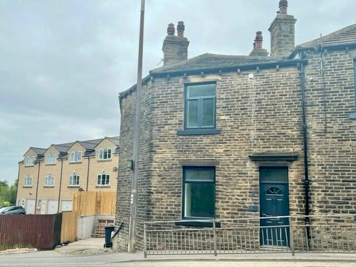3 Bedroom House To Rent In Keighley Road, Halifax, HX2