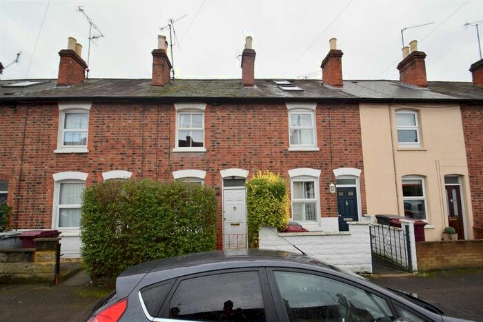 2 Bedroom Terraced House To Rent In York Road, Reading, Berkshire, RG1