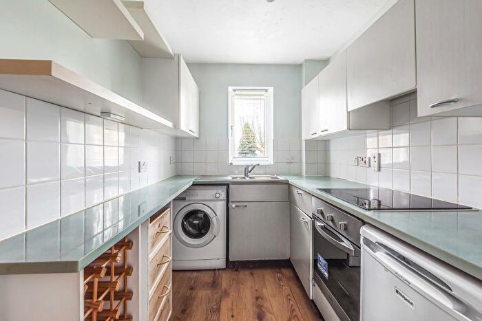 2 Bedroom Apartment To Rent In High Wycombe, Buckinghamshire, HP13