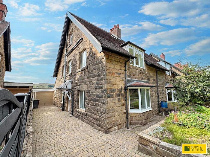 4 Bedroom Semi-Detached House For Sale In St. Peters Road, Buxton, SK17