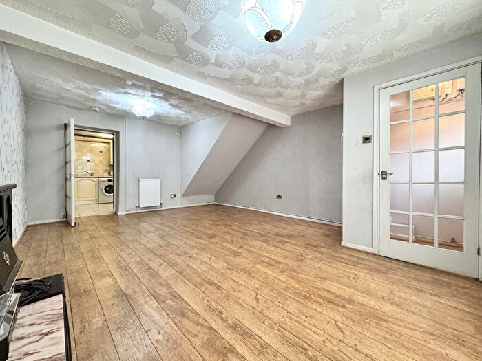 2 Bedroom Terraced House For Sale In Brynmair Road, Aberdare, South Glamorgan, CF44