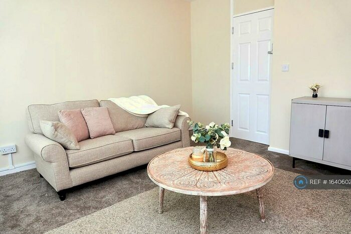 2 Bedroom Maisonette To Rent In Grindlay House, Coventry, CV1