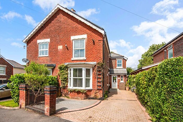 3 Bedroom Semi-Detached House For Sale In Jubilee Road, Waterlooville, PO7