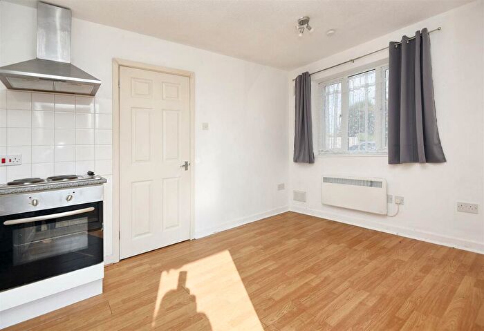 1 Bedroom Flat For Sale In New Road, Gillingham, SP8