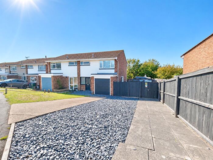 3 Bedroom Semi-Detached House For Sale In Heighton Crescent, Newhaven, BN9