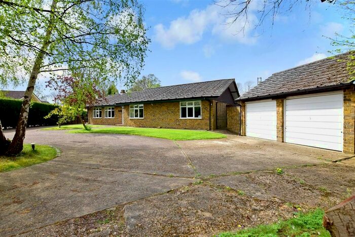 3 Bedroom Detached Bungalow For Sale In Broomfield Road, Kingswood, Maidstone, Kent, ME17