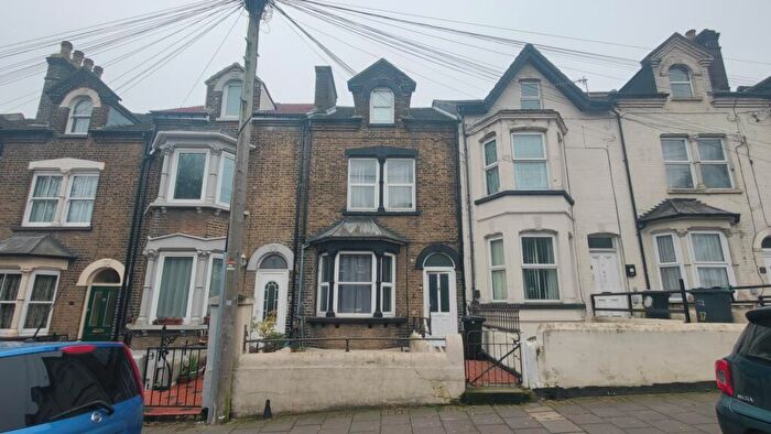 1 Bedroom Apartment To Rent In Albany Terrace, Chatham, Kent, ME4