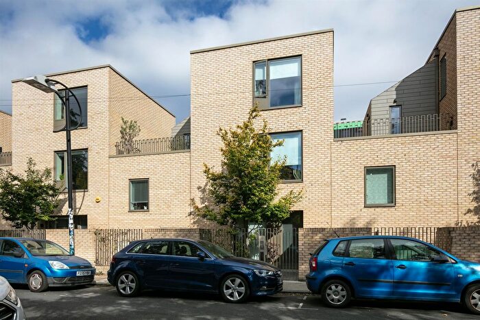 3 Bedroom Terraced House For Sale In Blenheim Grove, Peckham, SE15