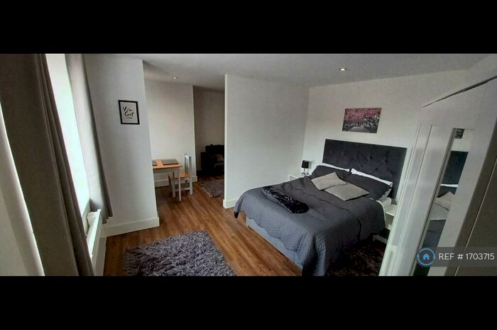 1 Bedroom Flat To Rent In Chapel St, Stafford, ST16