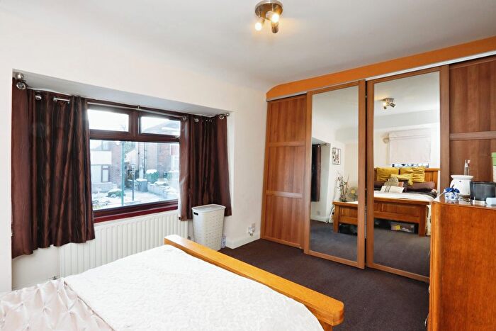 2 Bedroom Semi-Detached House For Sale In Newlands Avenue, Sheffield, South Yorkshire, S12