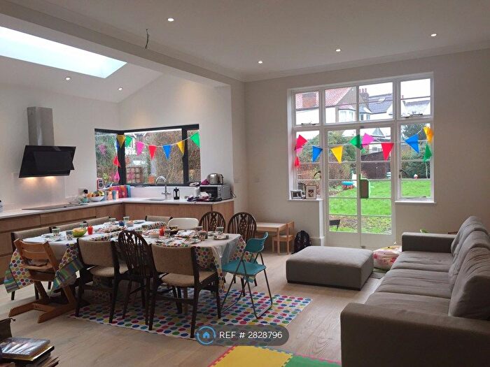 5 Bedroom Semi Detached House To Rent In Court Lane, SE21