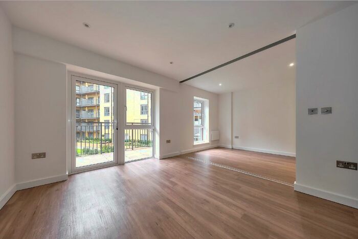 1 Bedroom Flat To Rent In Aerodrome Road, Collingdale, NW9