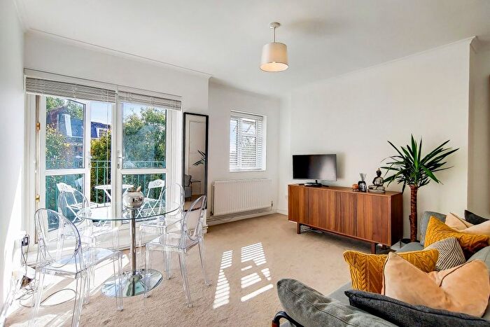 1 Bedroom Flat To Rent In Lambeth Walk, London, SE11