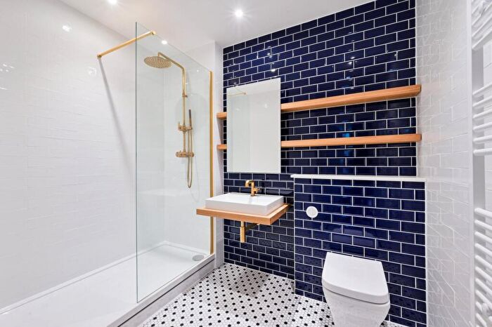 Apartment For Sale In Douglass Tower, Goodluck Hope, London, E14