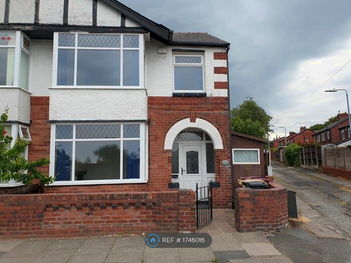 3 Bedroom Semi-Detached House To Rent In Lowndes Street, Bolton, BL1