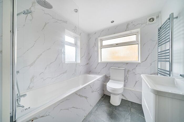 3 Bedroom Terraced House To Rent In Bayly Road, Dartford, DA1