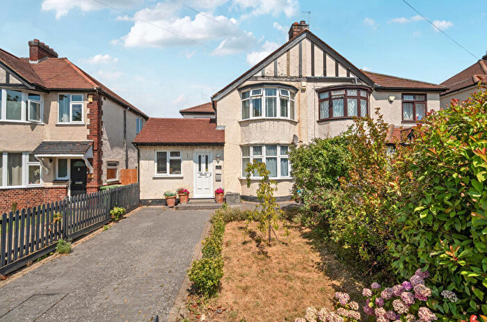 3 Bedroom Semi-Detached House For Sale In Southborough Lane, Bromley, BR2