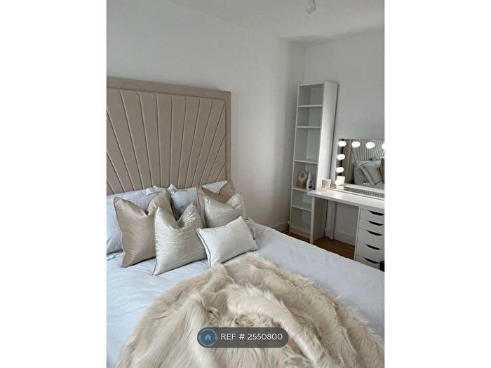 1 Bedroom Flat To Rent In Bobby Moore Court, Barking, IG11