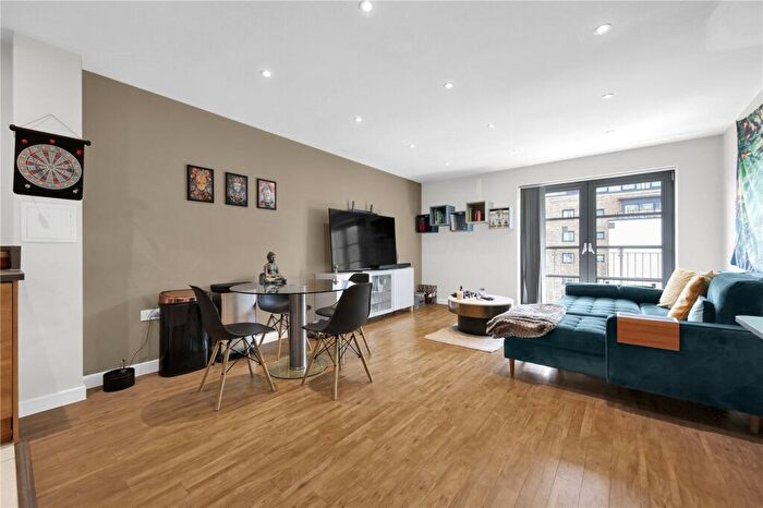 2 Bedroom Apartment For Sale In Zenith House, E14