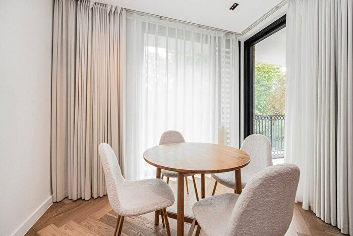 1 Bedroom Flat To Rent In Cluny Mews, London, SW5