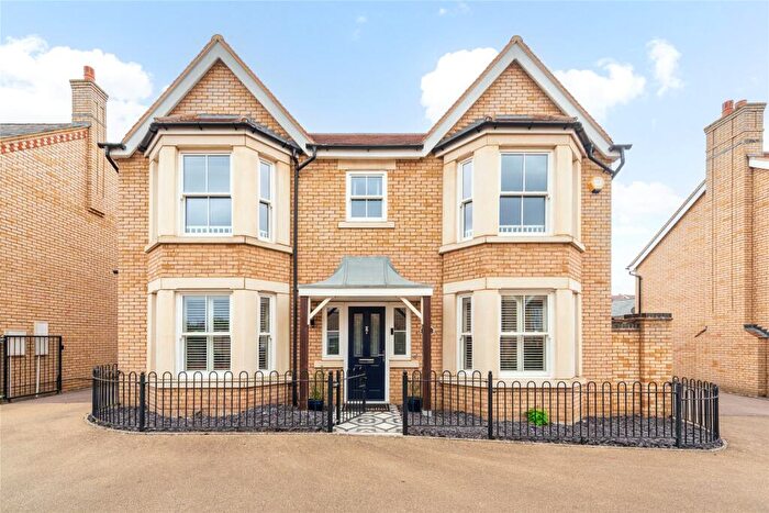 4 Bedroom Detached House For Sale In Franklin Place, Fairfield, Hitchin, Hertfordshire, SG5