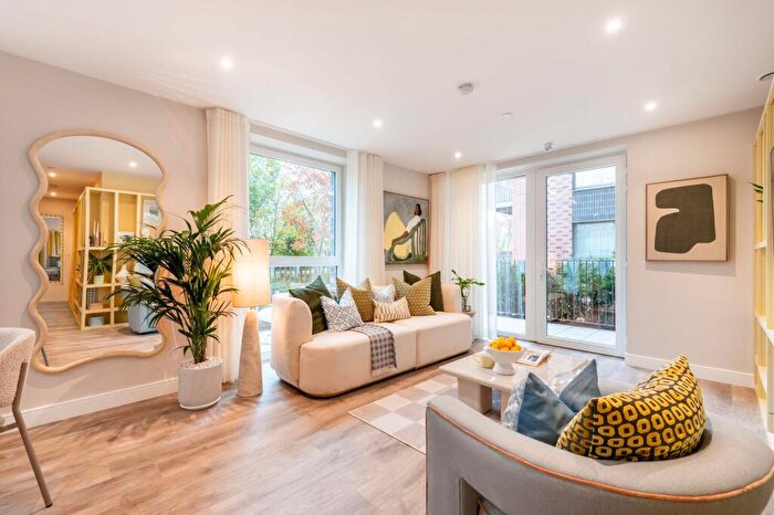 1 Bedroom Flat For Sale In Grand Union, Alperton, HA0