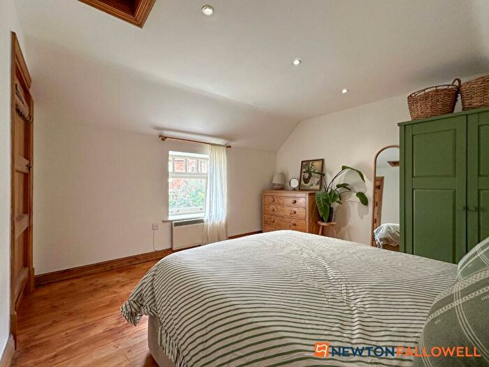 2 Bedroom Barn Conversion For Sale In Willoughby Court, Norwell, NG23