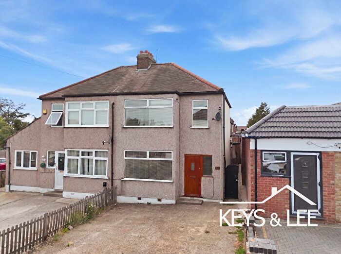 3 Bedroom Semi-detached House For Sale In Horndon Road, Romford, RM5