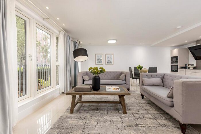 3 Bedroom Apartment For Sale In McEwan Square, Fountainbridge, Edinburgh, EH3