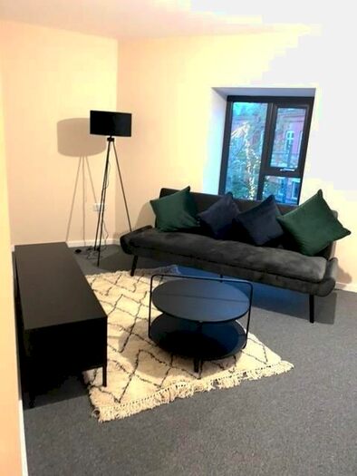 1 Bedroom Flat To Rent In Town Square, Manchester, M30