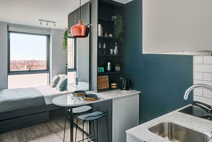 Studio To Rent In Ark Canary Wharf, Crossharbour Plaza, London, E14