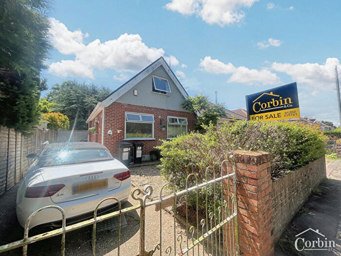 1 Bedroom Detached Bungalow For Sale In Fernheath Road, Bournemouth, BH11