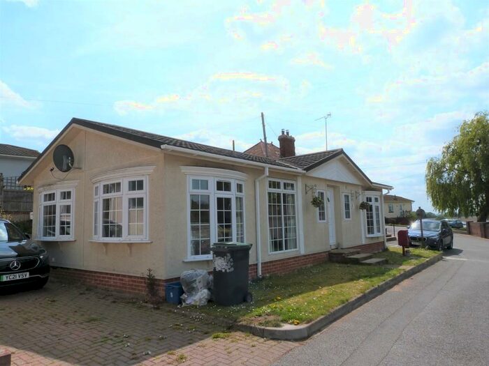 2 Bedroom Mobile Home For Sale In Third Avenue, Breach Barns, EN9