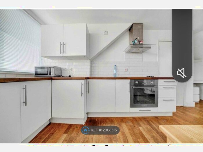 2 Bedroom Flat To Rent In Tara House, London, E10