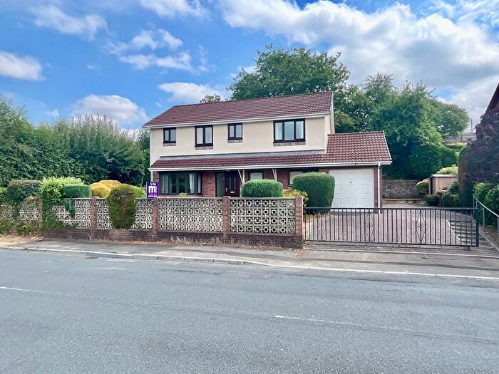 4 Bedroom Detached House For Sale In Victoria Road, Fleur De Lis, Blackwood, NP12