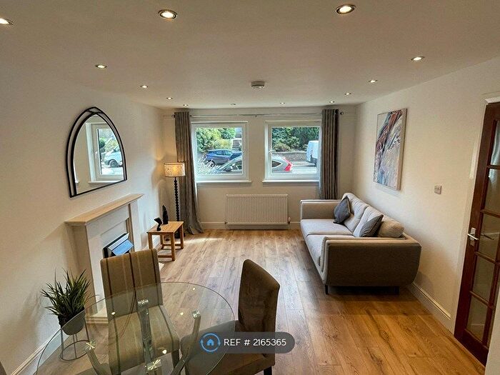 2 Bedroom Flat To Rent In Craighouse Gardens, Edinburgh, EH10