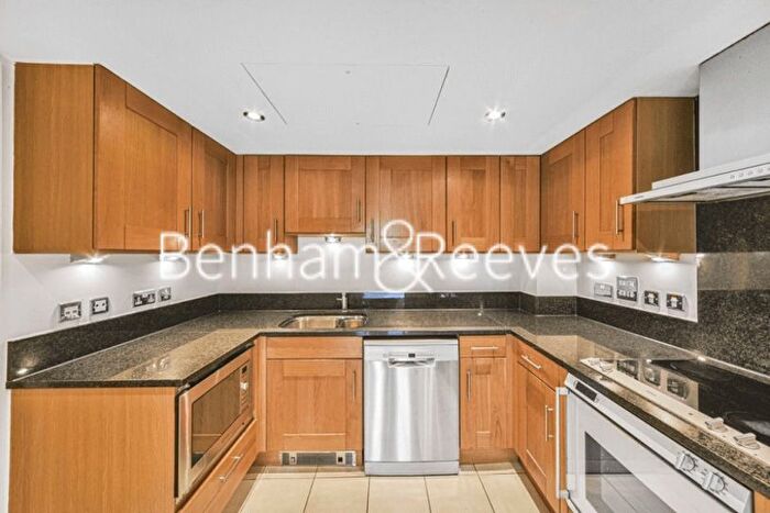 3 Bedroom Flat To Rent In Imperial Crescent, Imperial Wharf, SW6