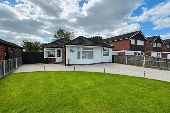 4 Bedroom Detached Bungalow For Sale In Stoneleigh Avenue, Sale, M33