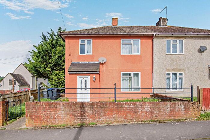 3 Bedroom Semi Detached House For Sale In St Andrews Road, South Newton, Salisbury, SP2