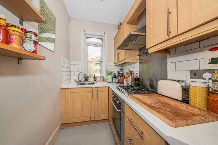 1 Bedroom Apartment To Rent In Maberley Crescent, Upper Norwood, London, SE19