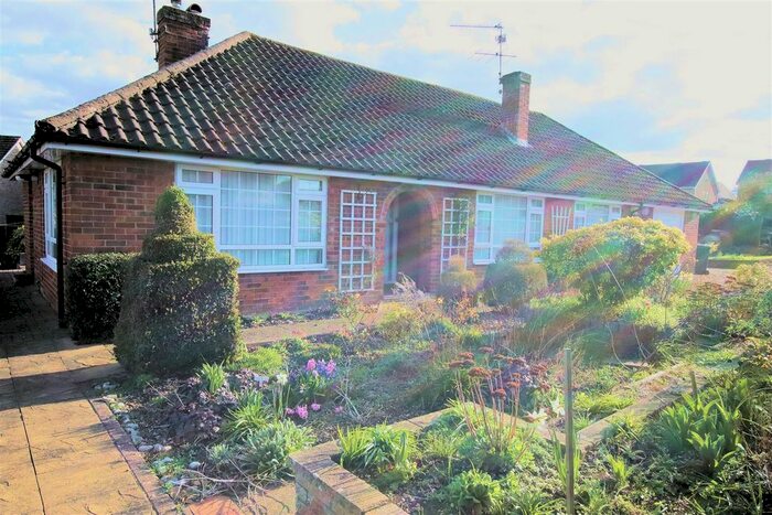 4 Bedroom Detached Bungalow To Rent In City Road, Tilehurst, Reading, RG31