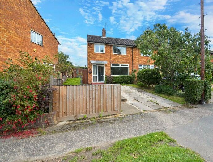 2 Bedroom House To Rent In Lynch Hill Lane, Slough, Berkshire, SL2